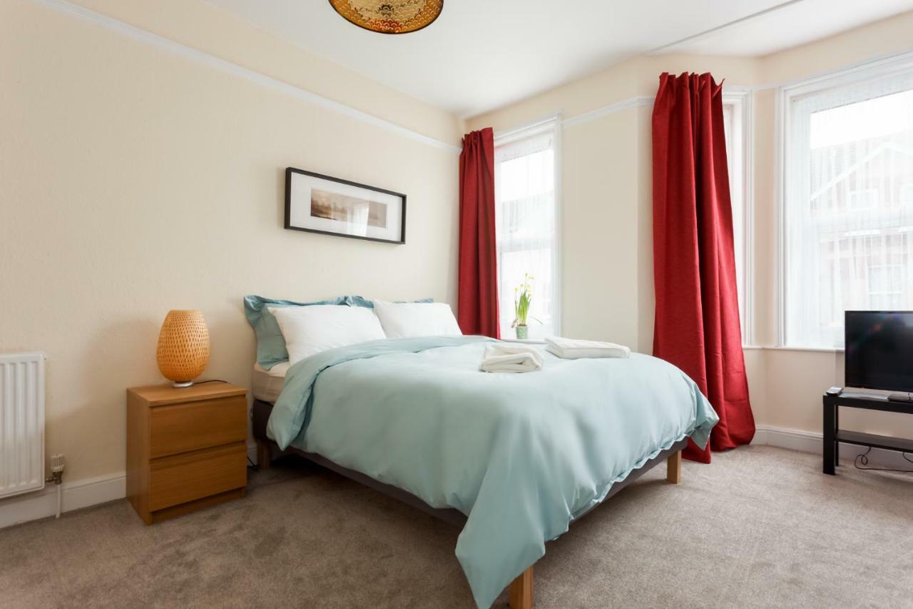 Stylish Town Centre Apartment Close To Beach And Shops Bournemouth Exterior foto